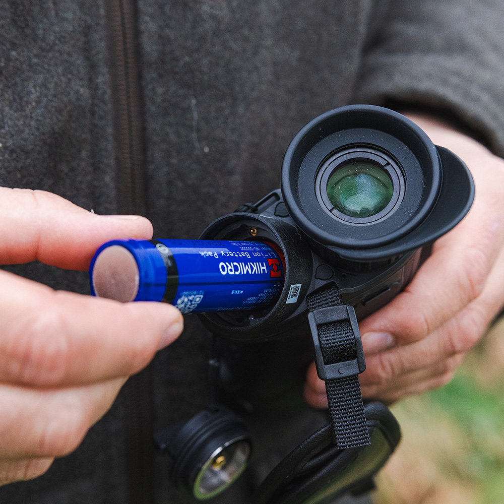 imagen-lifestyle-Condor-2.0-extrayendo-bateria